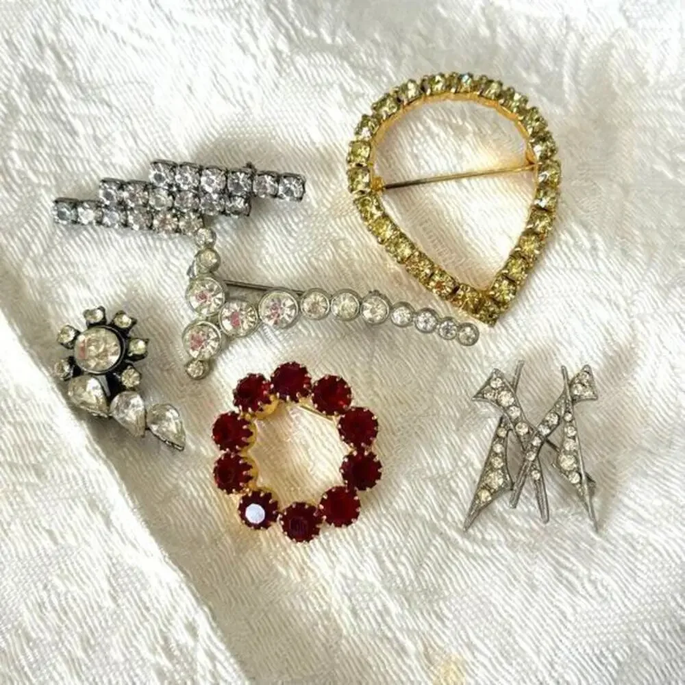 6 Vintage Rhinestone Pin Brooches Red, White Silver Metal 1940’s+ Estate Lot